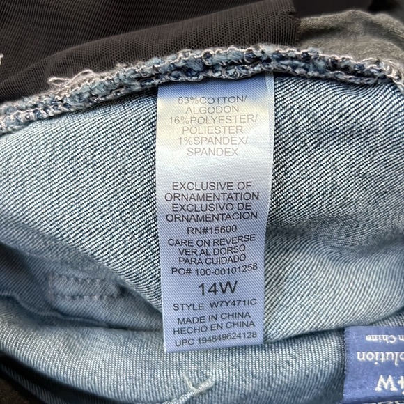 Democracy Women's Ab Solution Shorts. - Picture 10 of 13